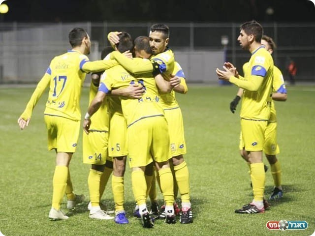 שחקני אשדוד חוגגים (מוטי קדוש)